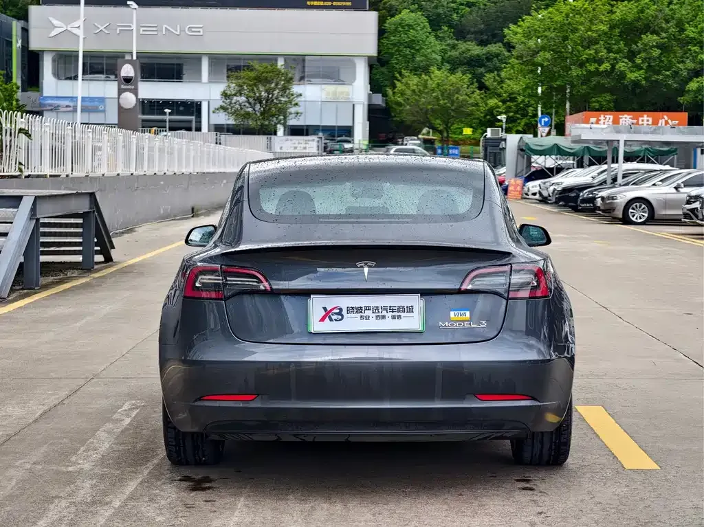 Tesla Model 3 — фото 4
