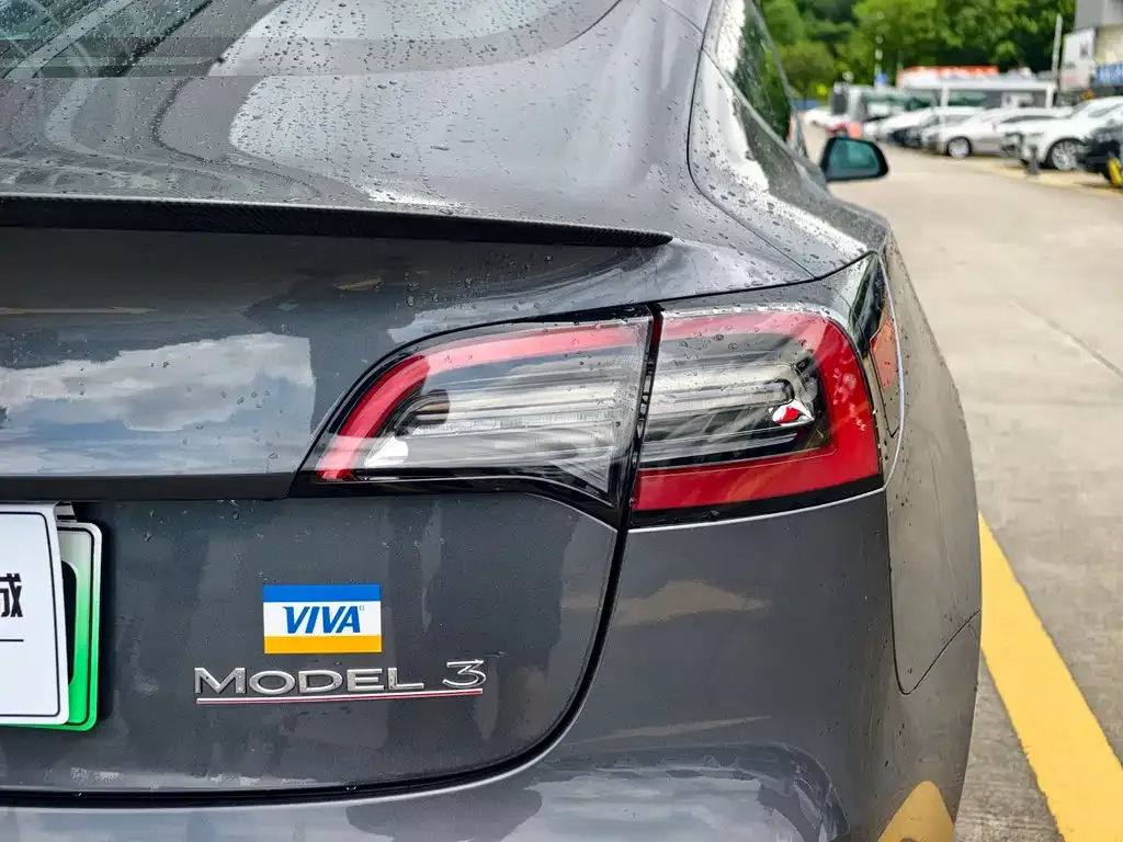 Tesla Model 3 — фото 2