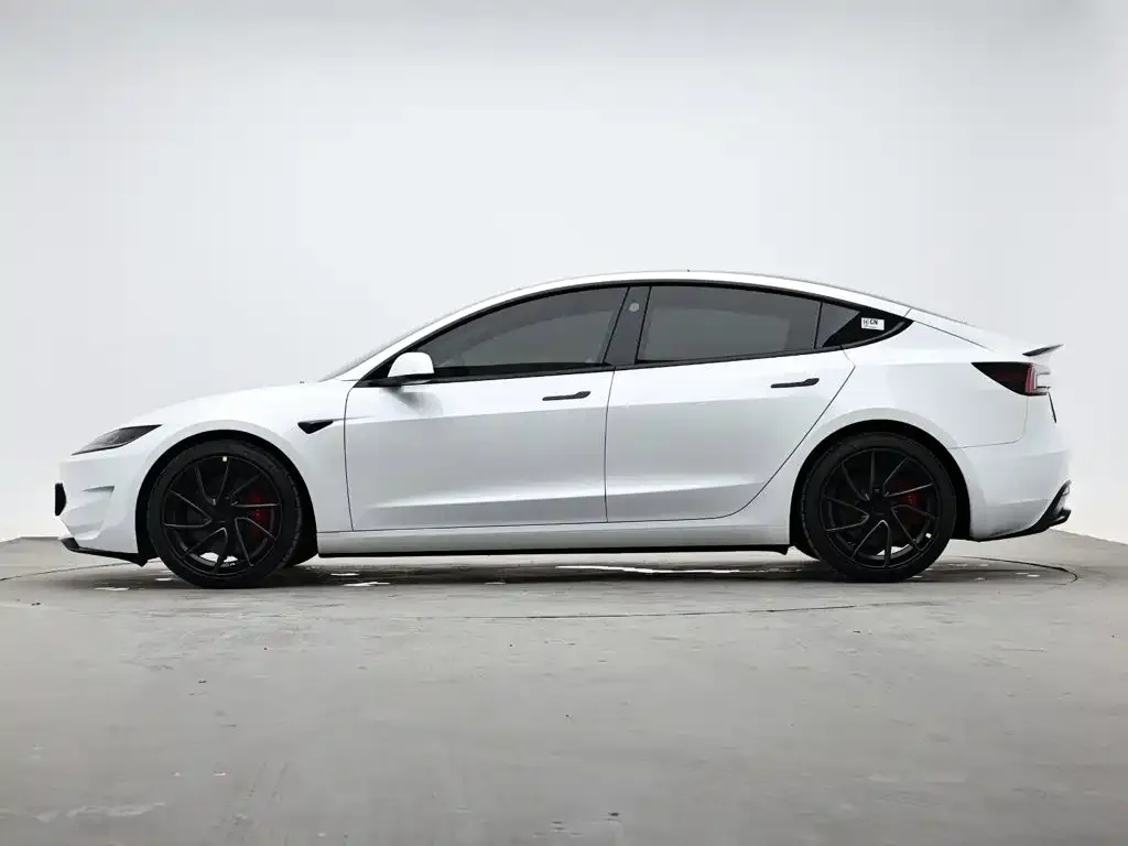 Tesla Model 3 — фото 2