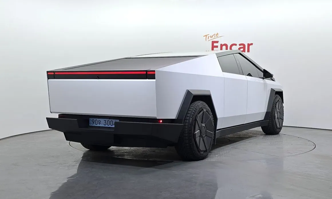 Tesla Cybertruck — фото 2