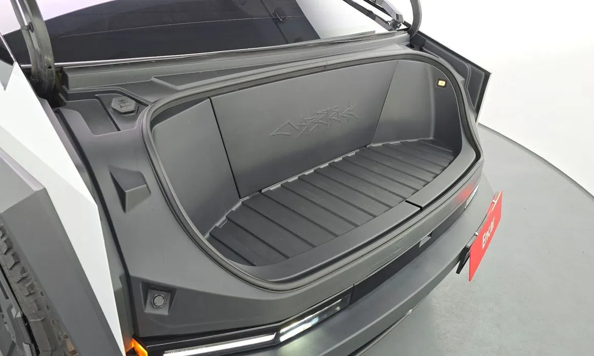 Tesla Cybertruck — фото 10