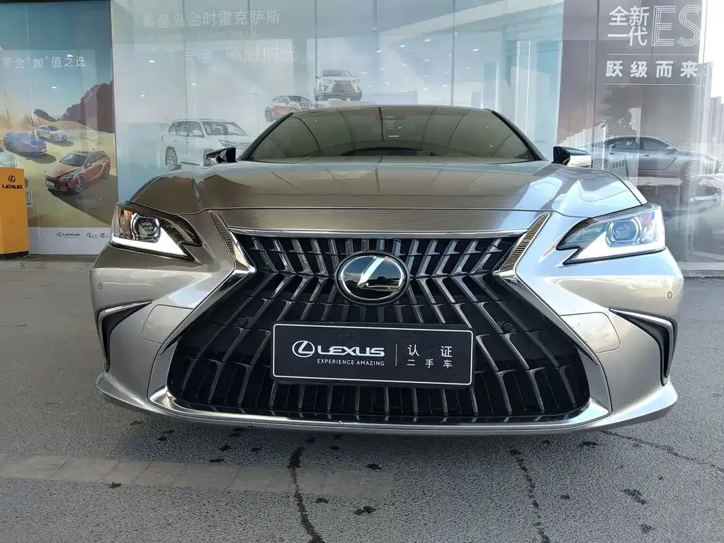 Lexus ES — фото 10