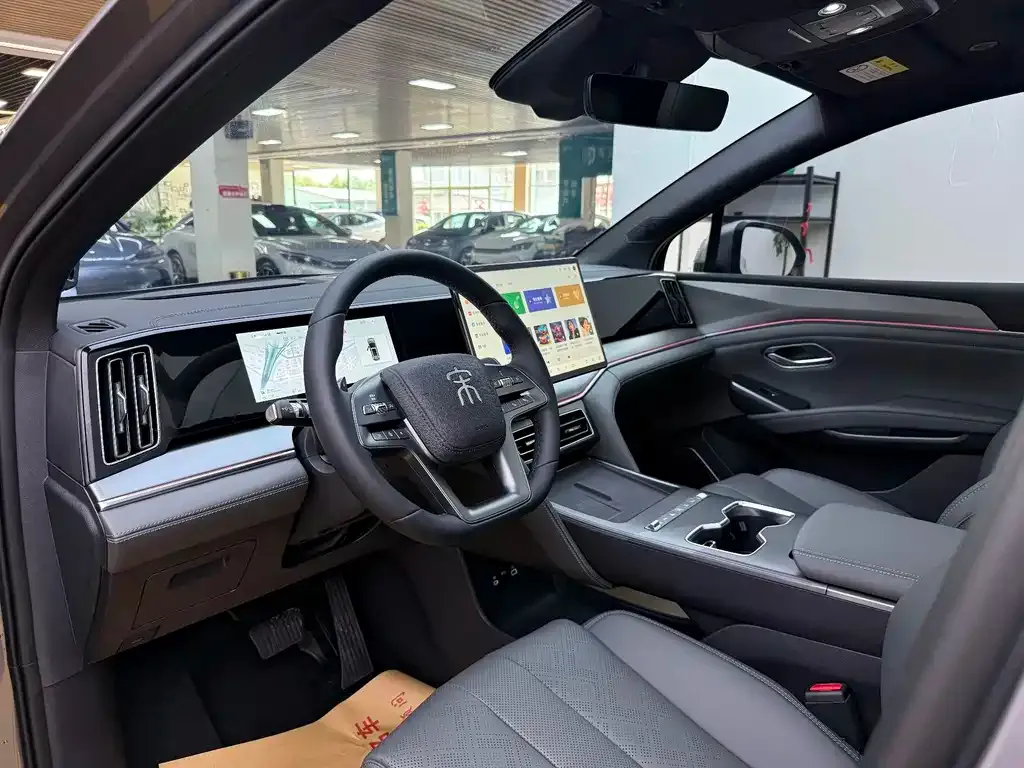 BYD L DM-i — фото 2