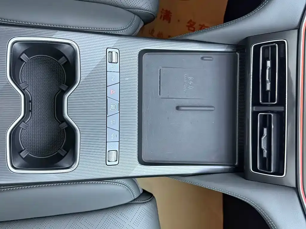 BYD L DM-i — фото 3