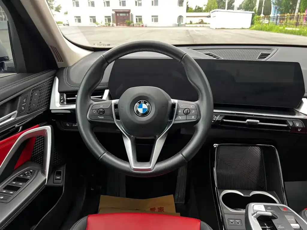 BMW X1 — фото 10