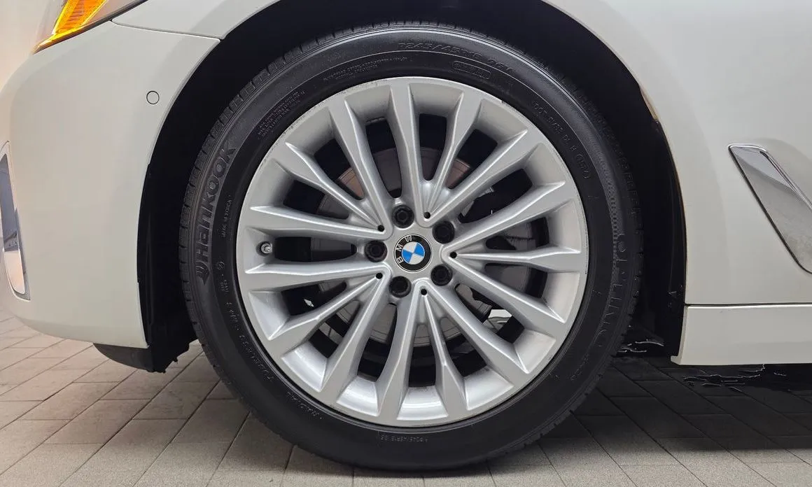 BMW 5-Series — фото 10