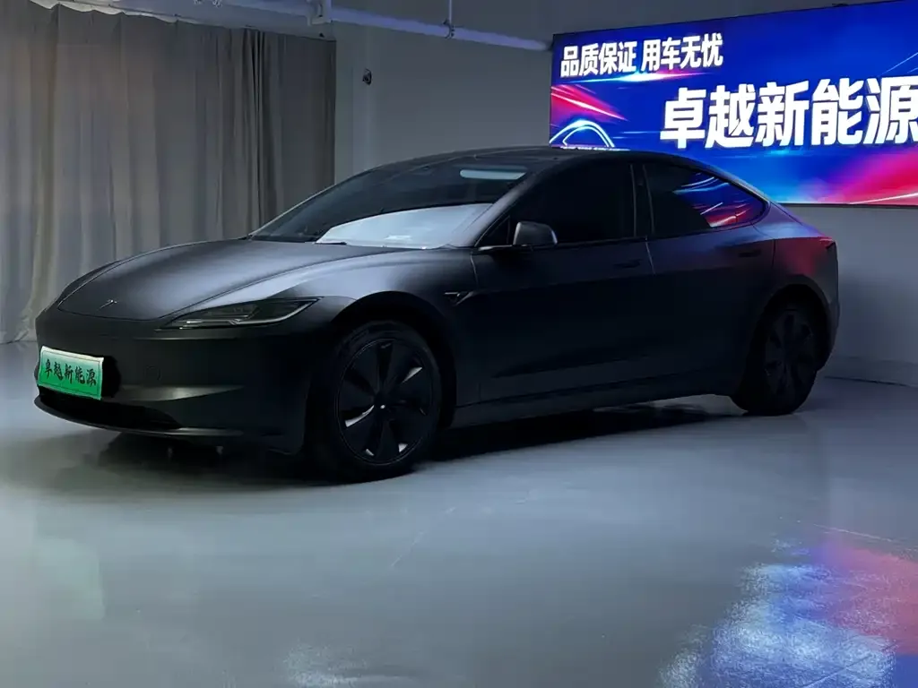 Tesla Model 3 — фото 1