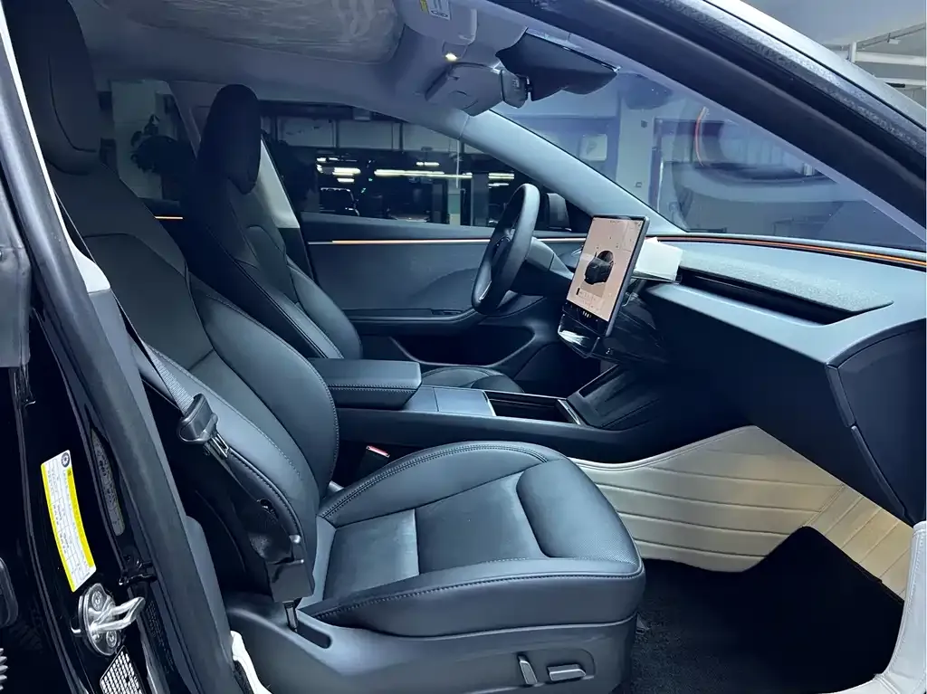 Tesla Model 3 — фото 4