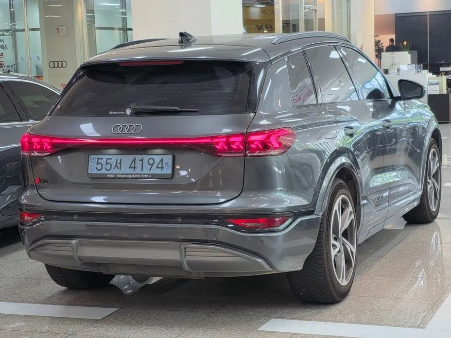 Audi Q6 e-tron — фото 3
