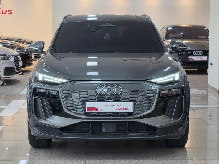 Audi Q6 e-tron — фото 2