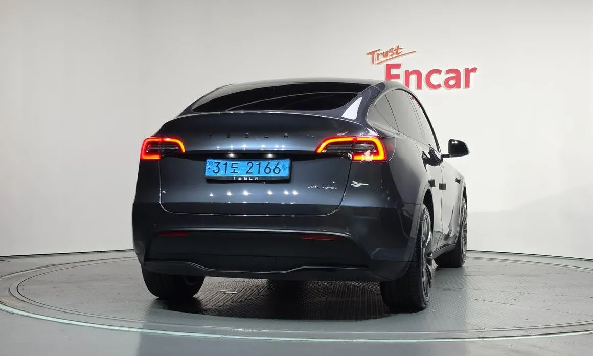 Tesla Model Y — фото 3