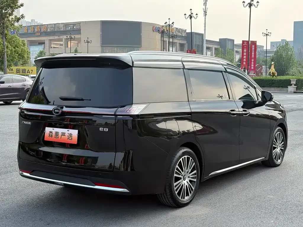 GAC Motor 传祺E8 PHEV — фото 10