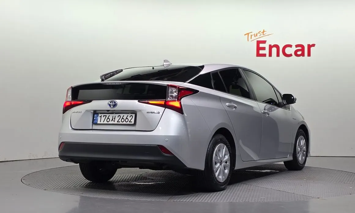 Toyota Prius — фото 2