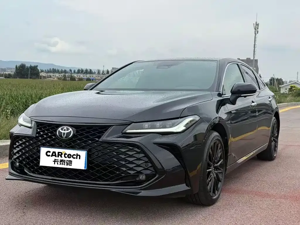 Toyota Avalon — фото 1