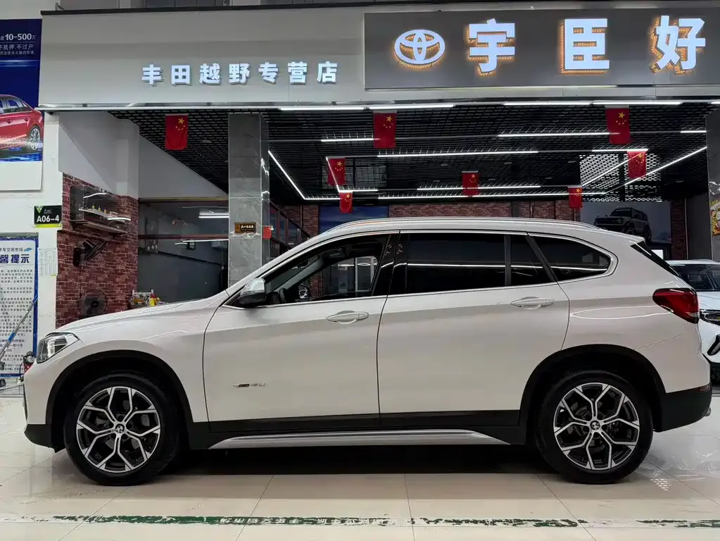 BMW X1 — фото 10