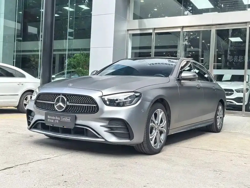 Mercedes-Benz E-Class — фото 1