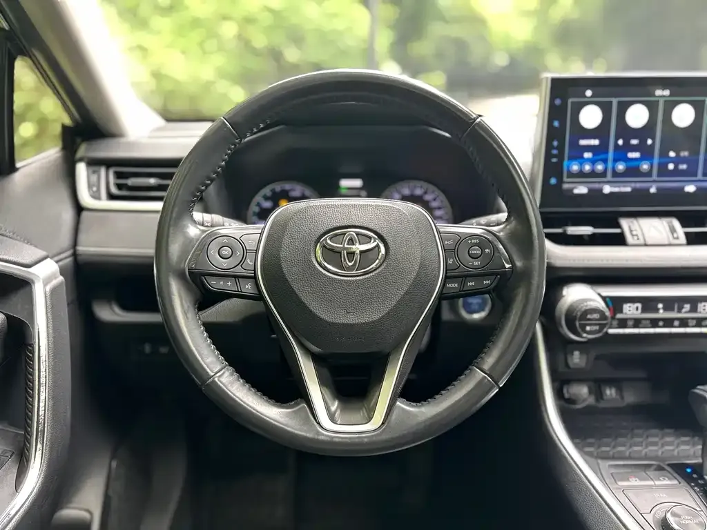 Toyota Wildlander — фото 2