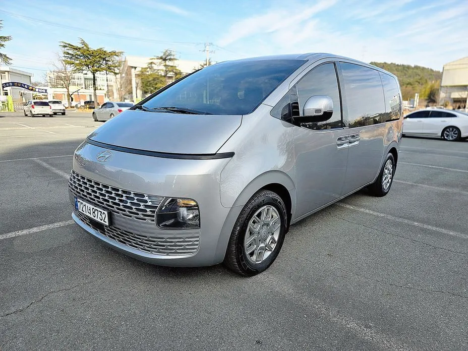 Hyundai Staria — фото 1