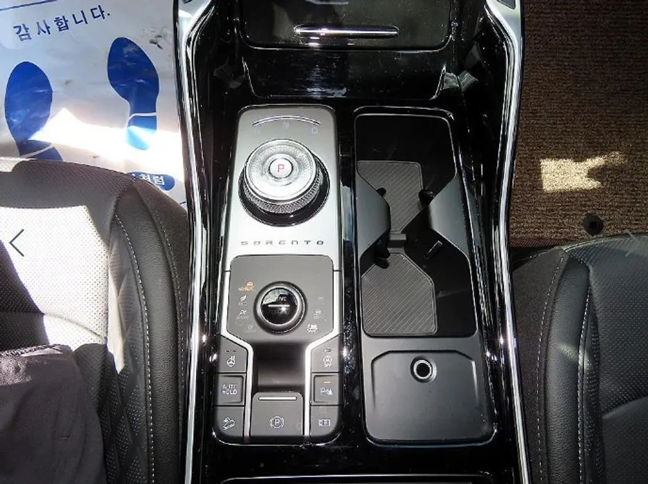 Kia Sorento — фото 9