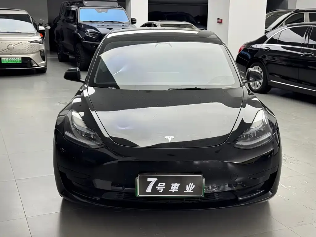 Tesla Model 3 — фото 2