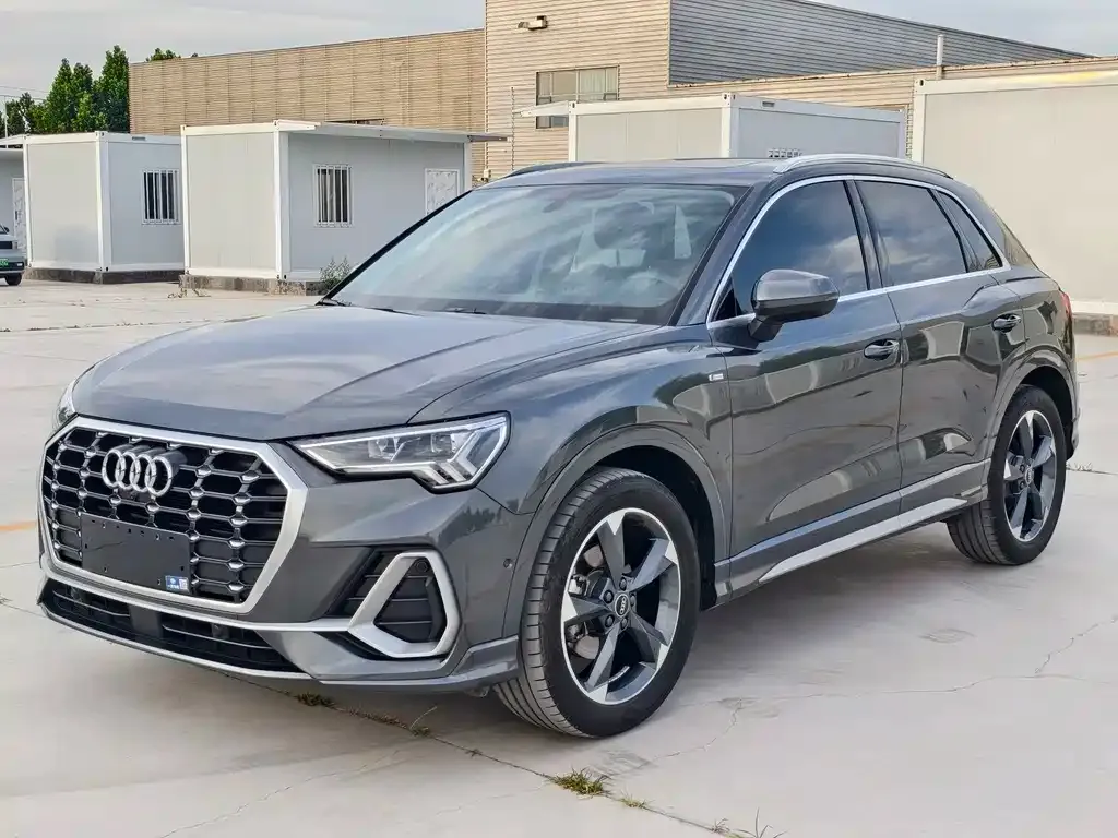 Audi Q3 — фото 1
