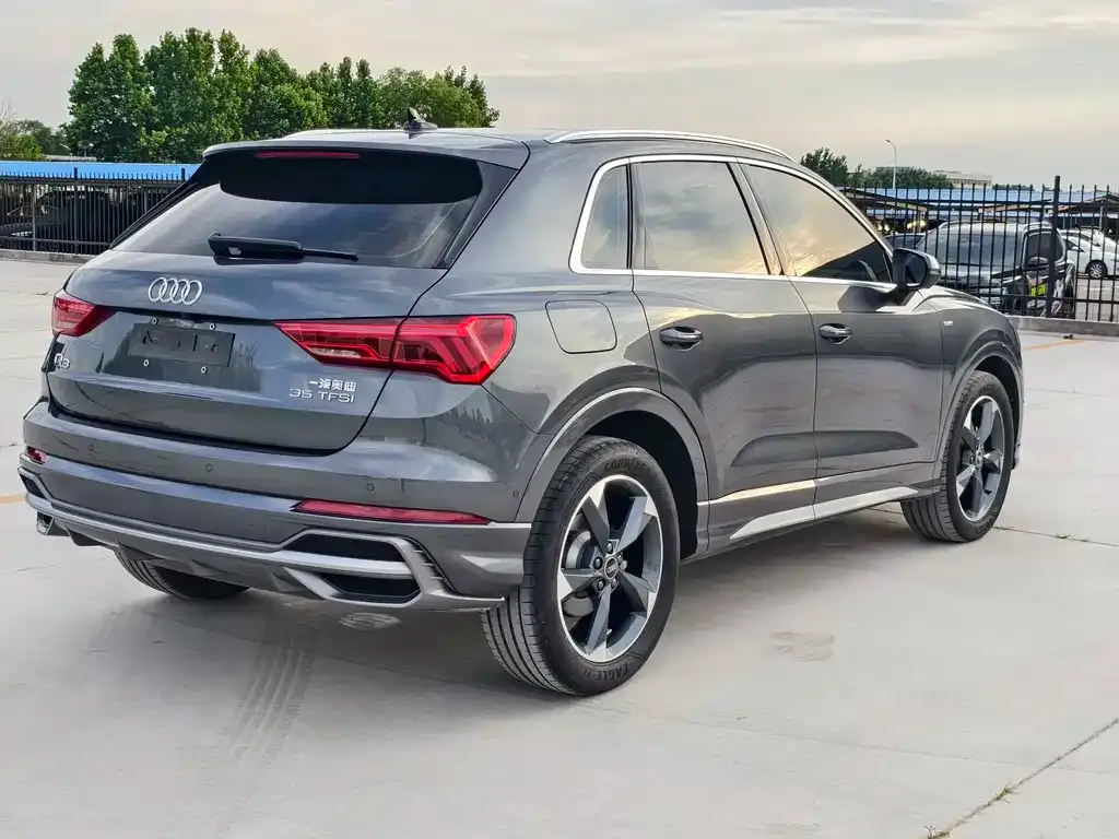 Audi Q3 — фото 7