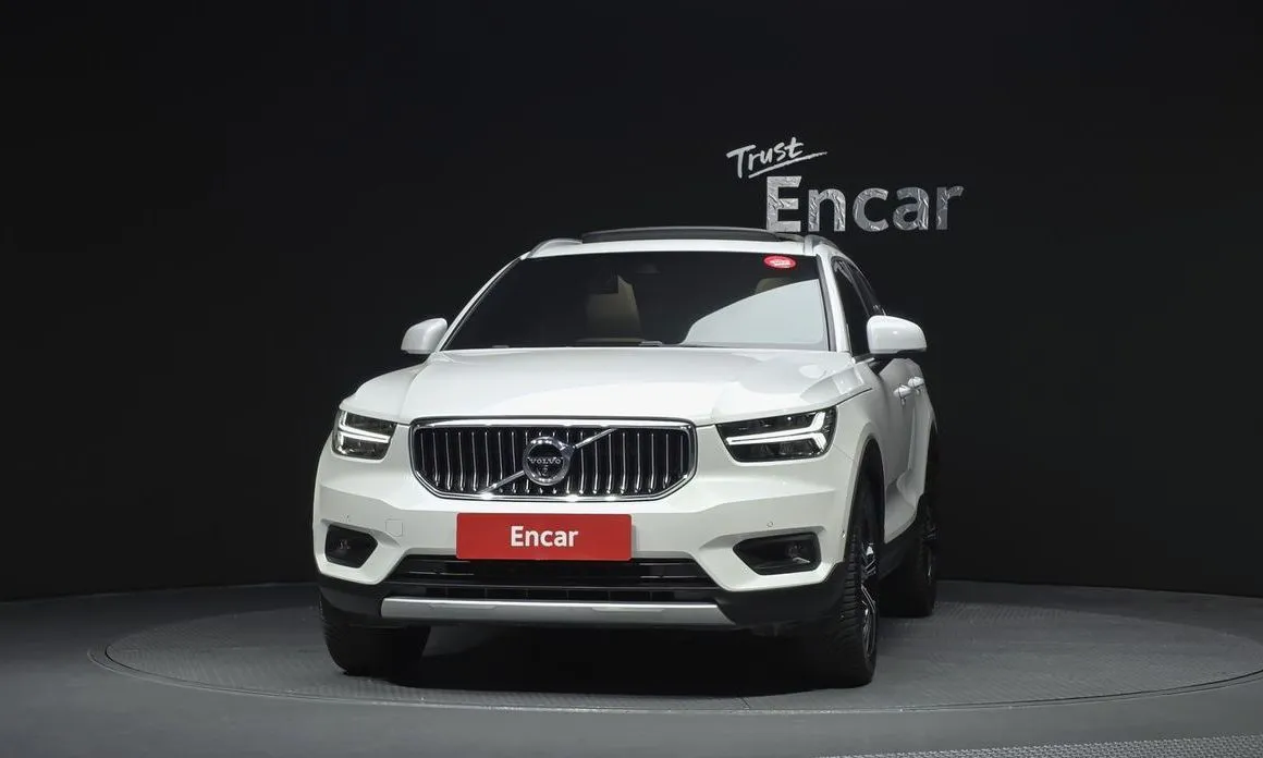 Volvo XC40 — фото 2