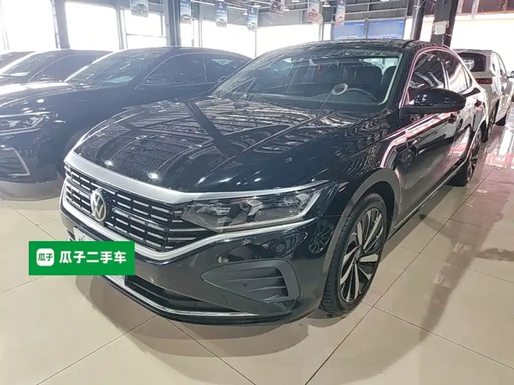 Volkswagen Passat — фото 1
