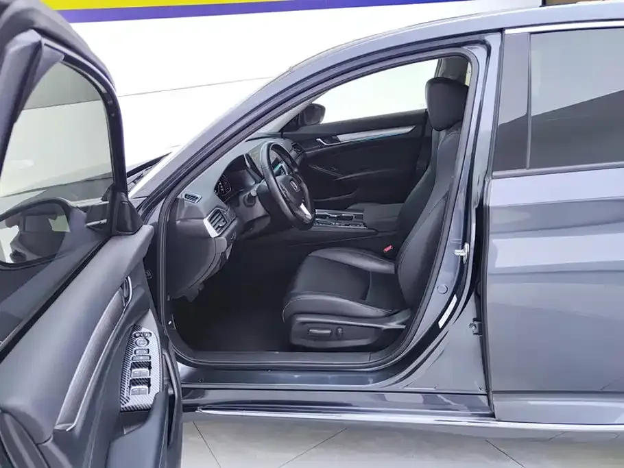 Honda Accord — фото 10