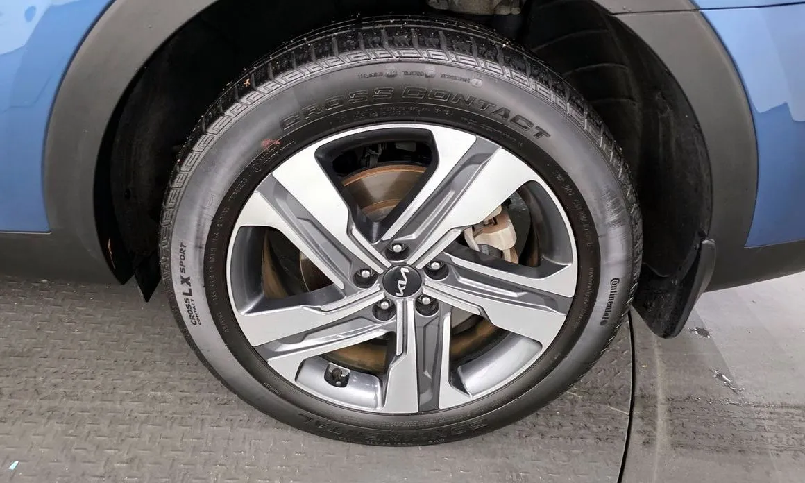 Kia Sorento — фото 8