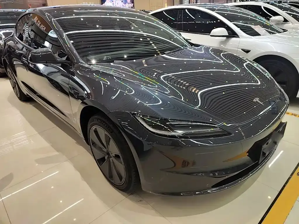 Tesla Model 3 — фото 4
