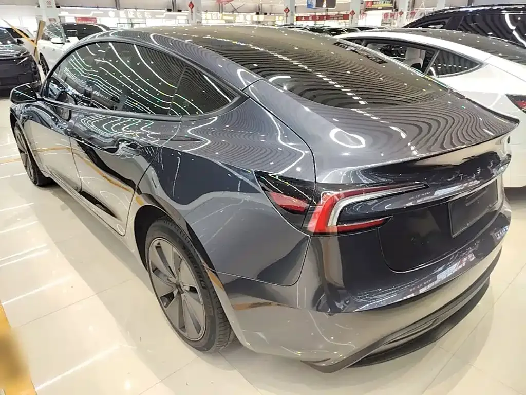 Tesla Model 3 — фото 5