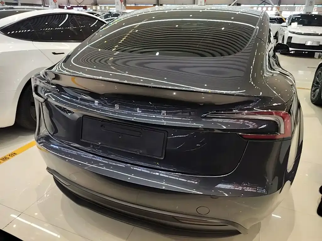 Tesla Model 3 — фото 6