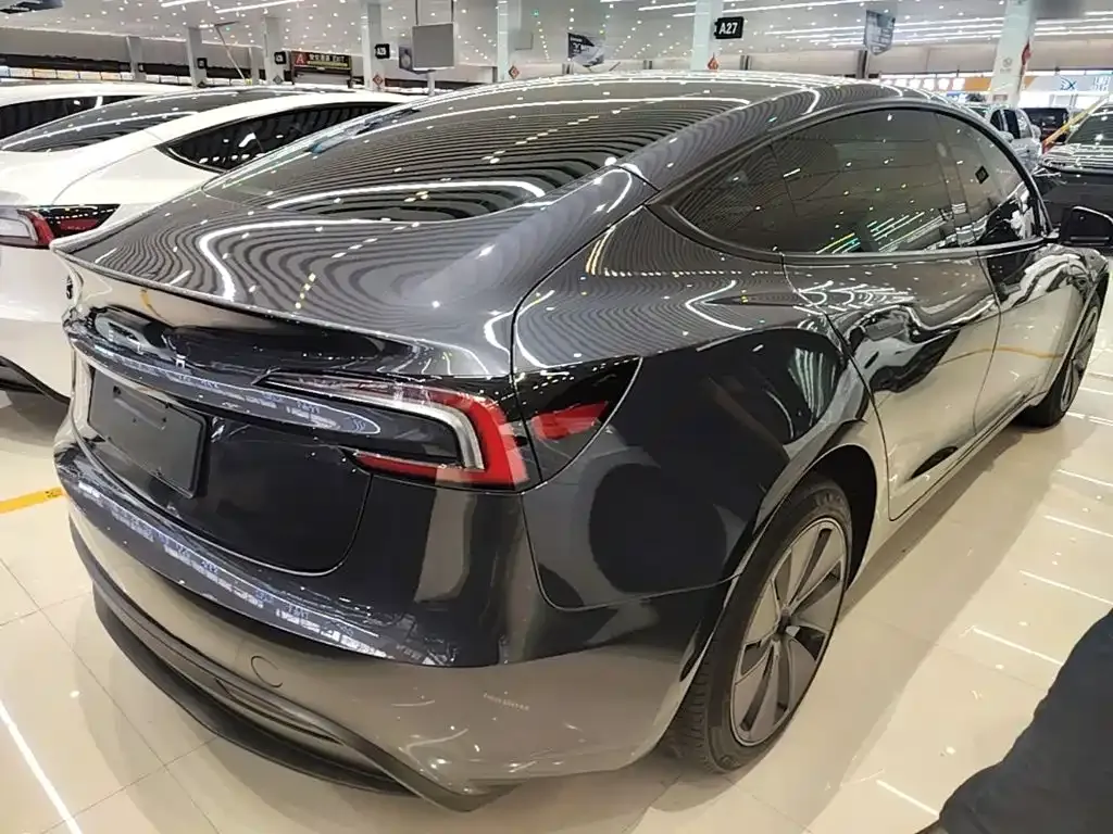 Tesla Model 3 — фото 8