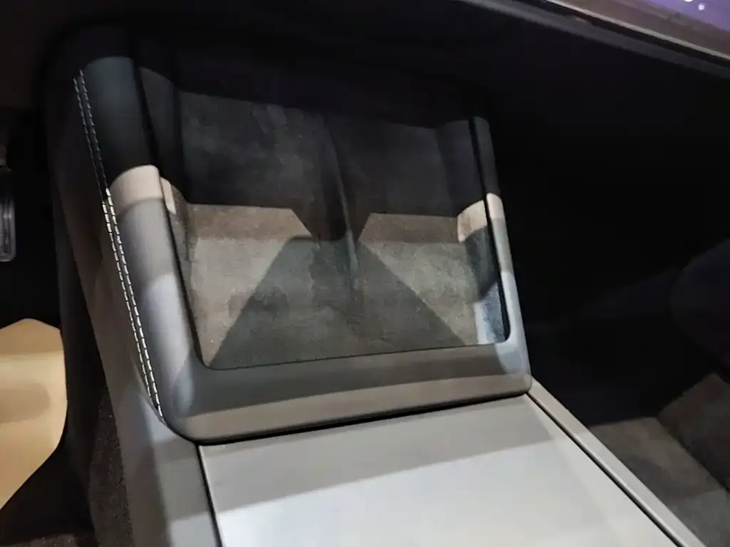 Tesla Model 3 — фото 2