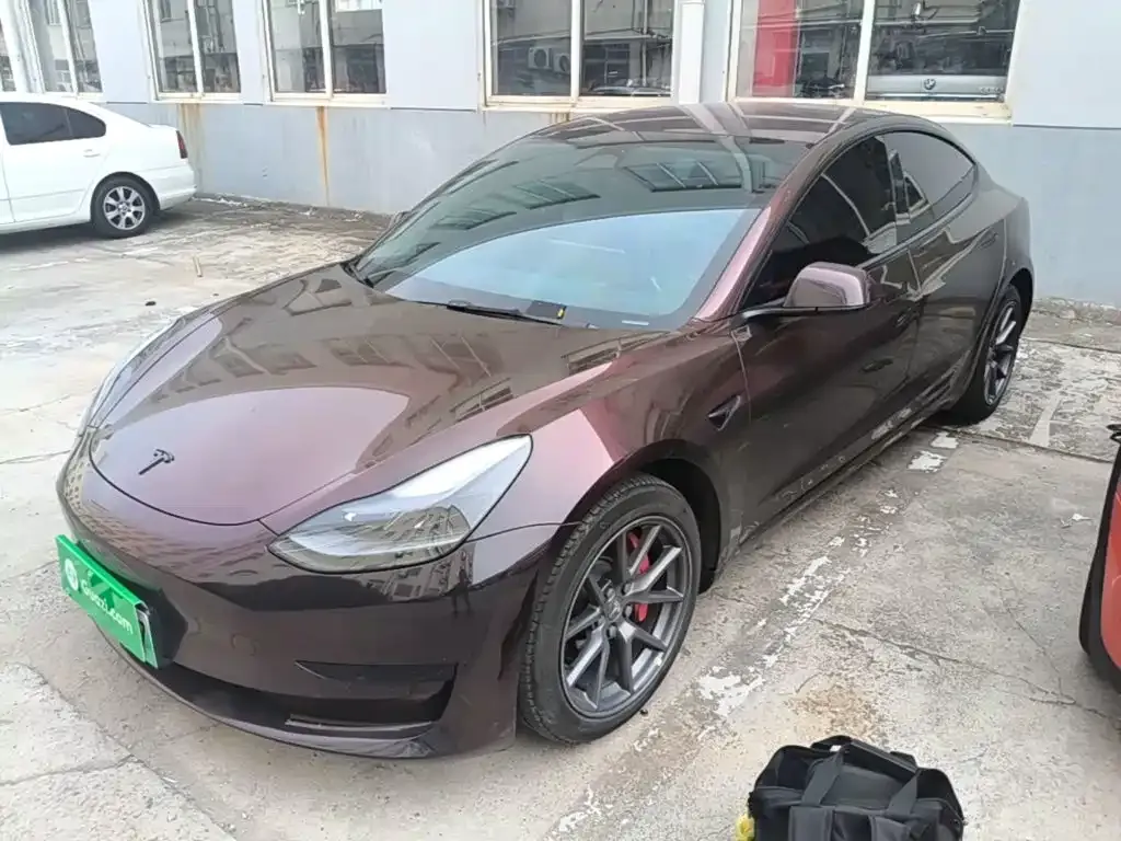 Tesla Model 3 — фото 9