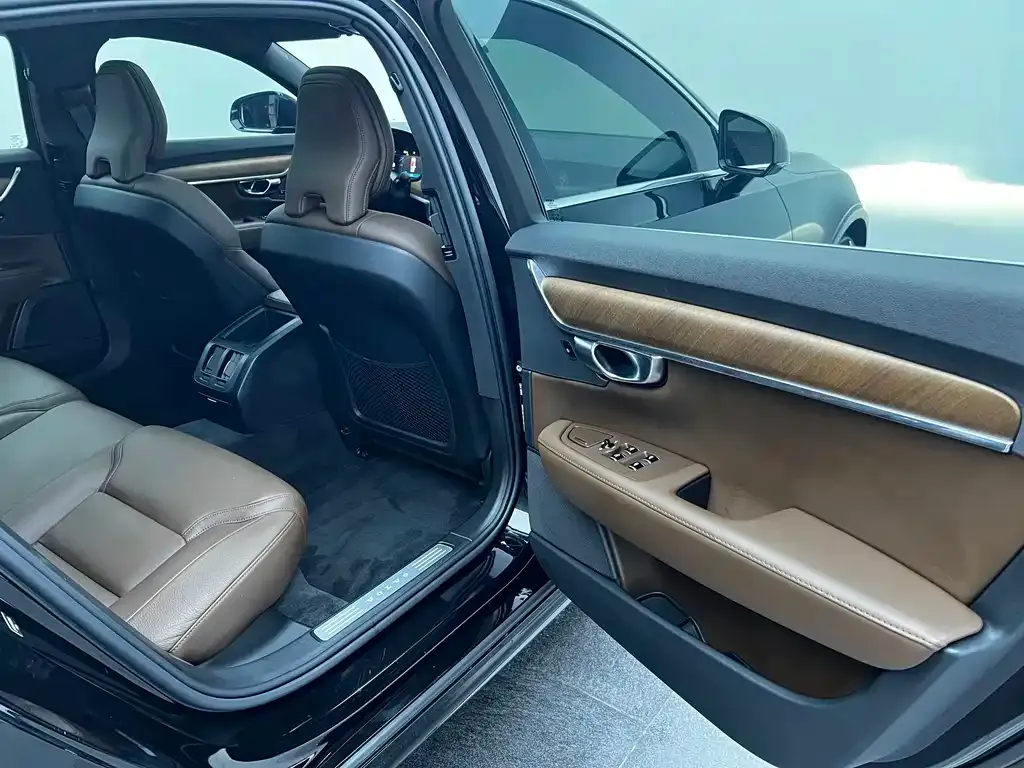 Volvo S90 — фото 9
