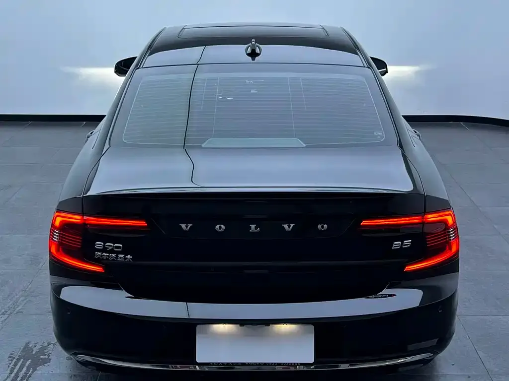 Volvo S90 — фото 3