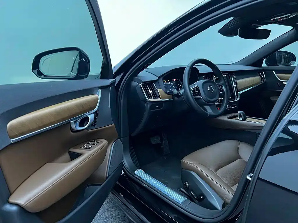 Volvo S90 — фото 8