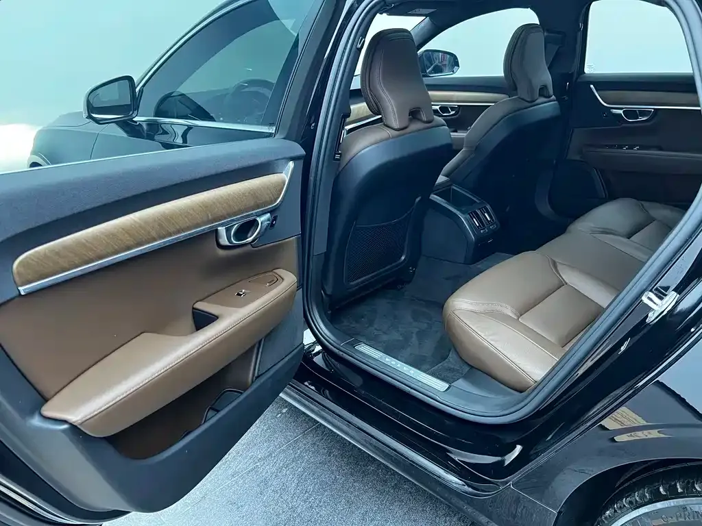 Volvo S90 — фото 10