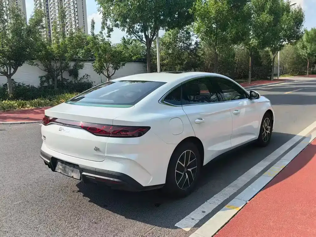BYD Qin L — фото 9