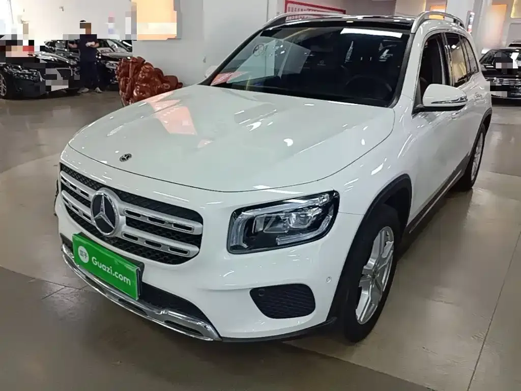 Mercedes-Benz GLB — фото 10