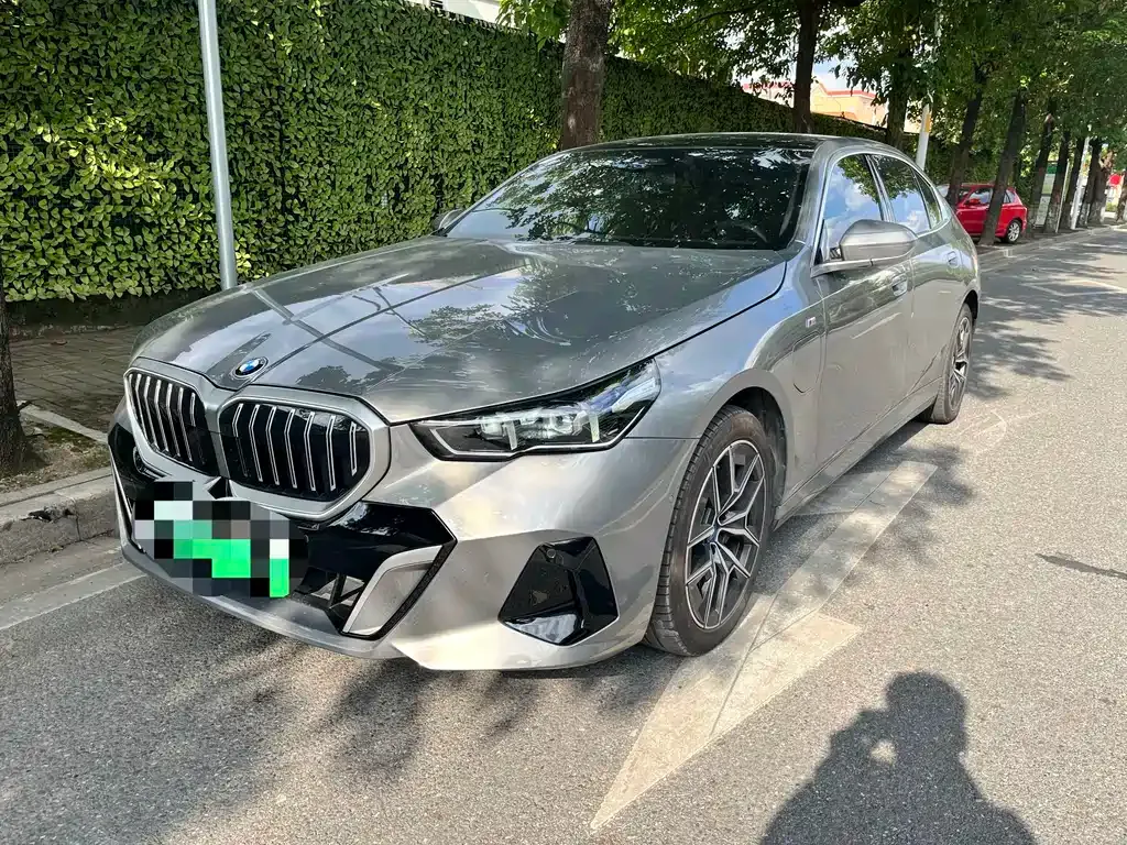 BMW i5 — фото 1