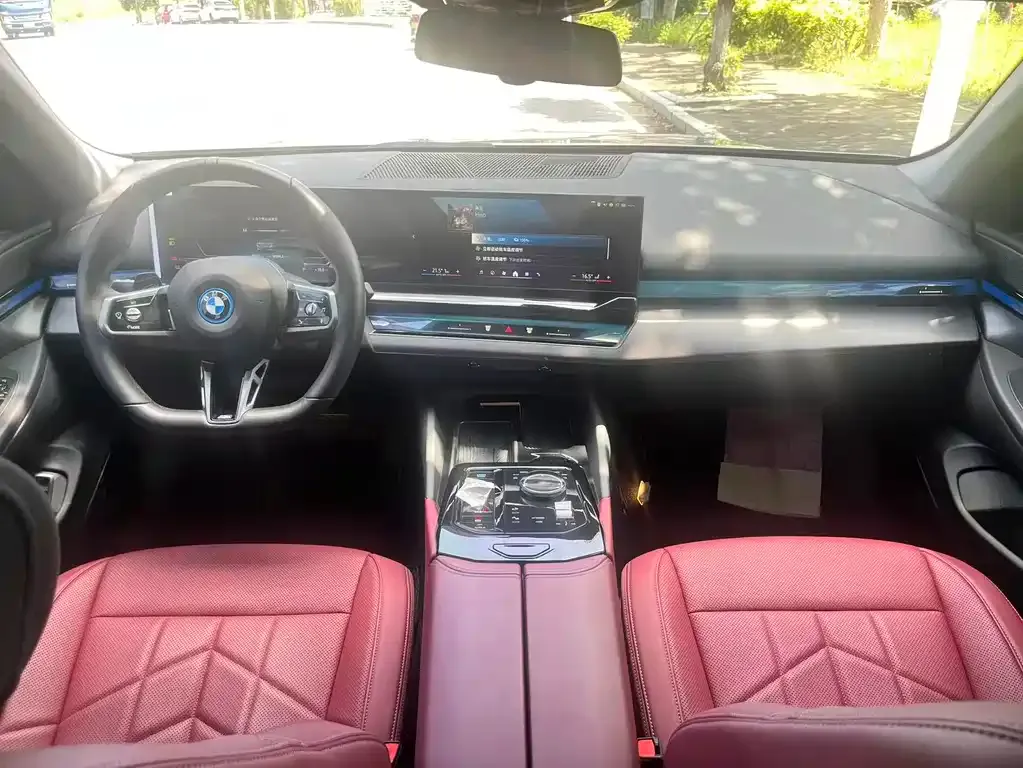 BMW i5 — фото 3