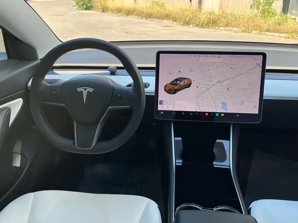 Tesla Model 3 — фото 6
