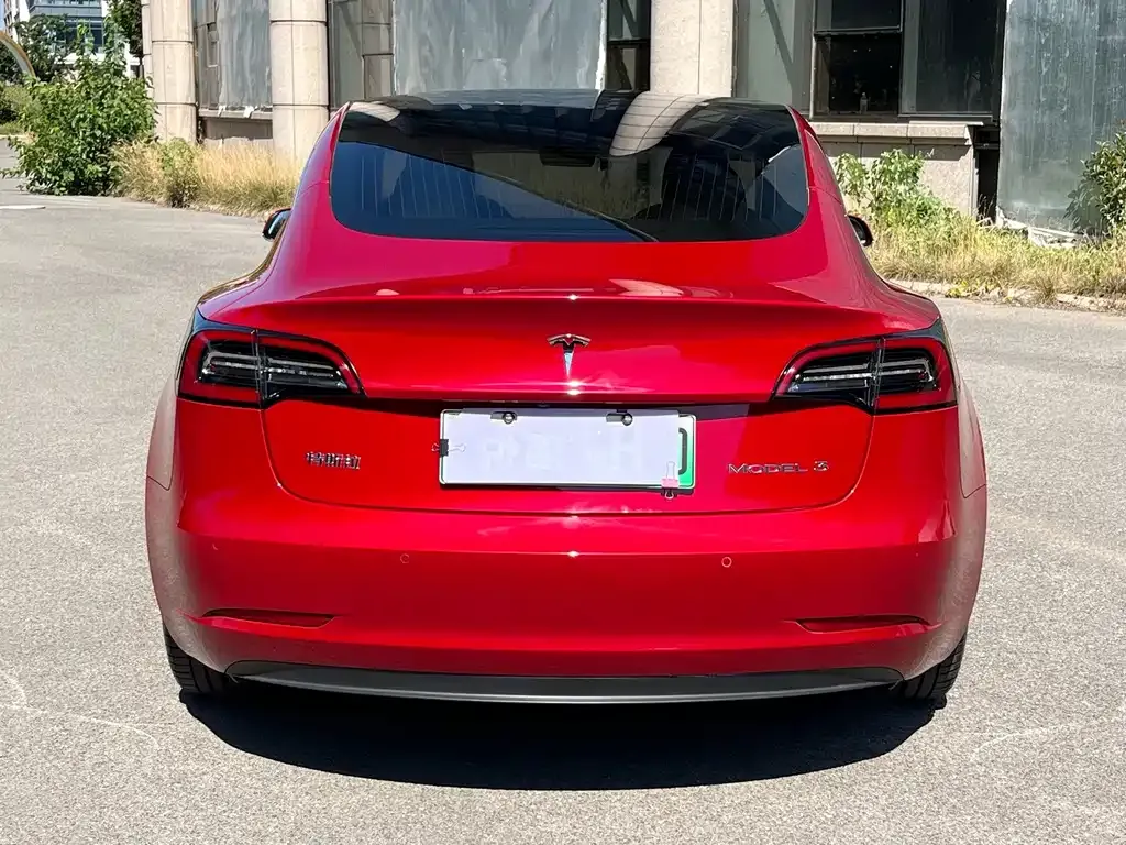Tesla Model 3 — фото 5