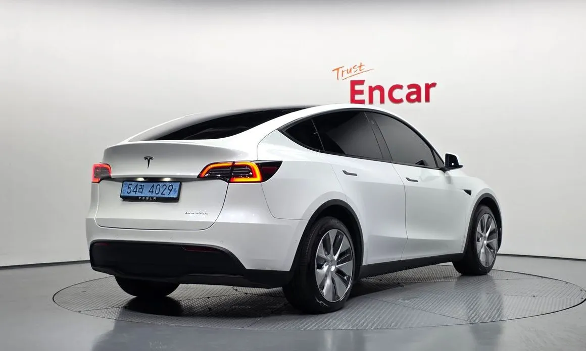 Tesla Model Y — фото 2