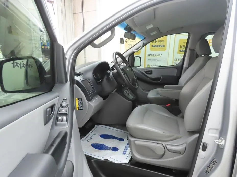 Hyundai Starex — фото 10