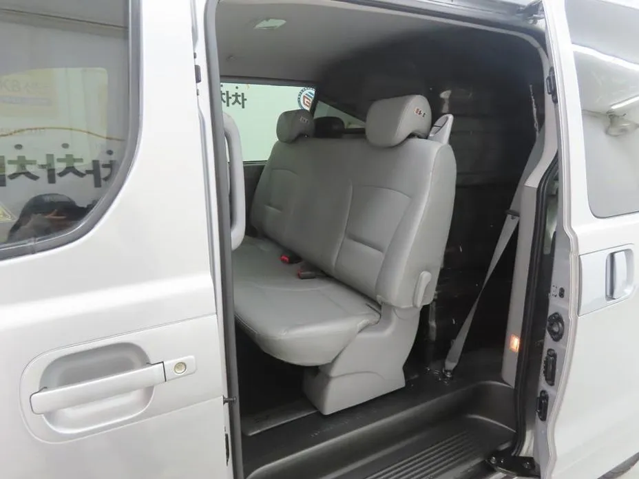 Hyundai Starex — фото 2