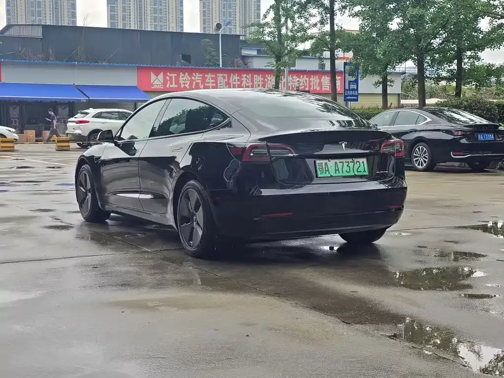 Tesla Model 3 — фото 6